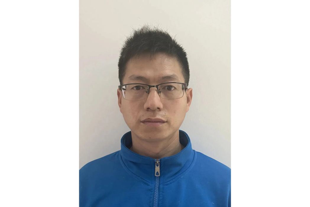 萬海波(天津通無阻商貿有限公司快遞員,全國勞動模範。) 萬海波(天津通無阻商貿有限公司快遞員,全國勞動模範。)