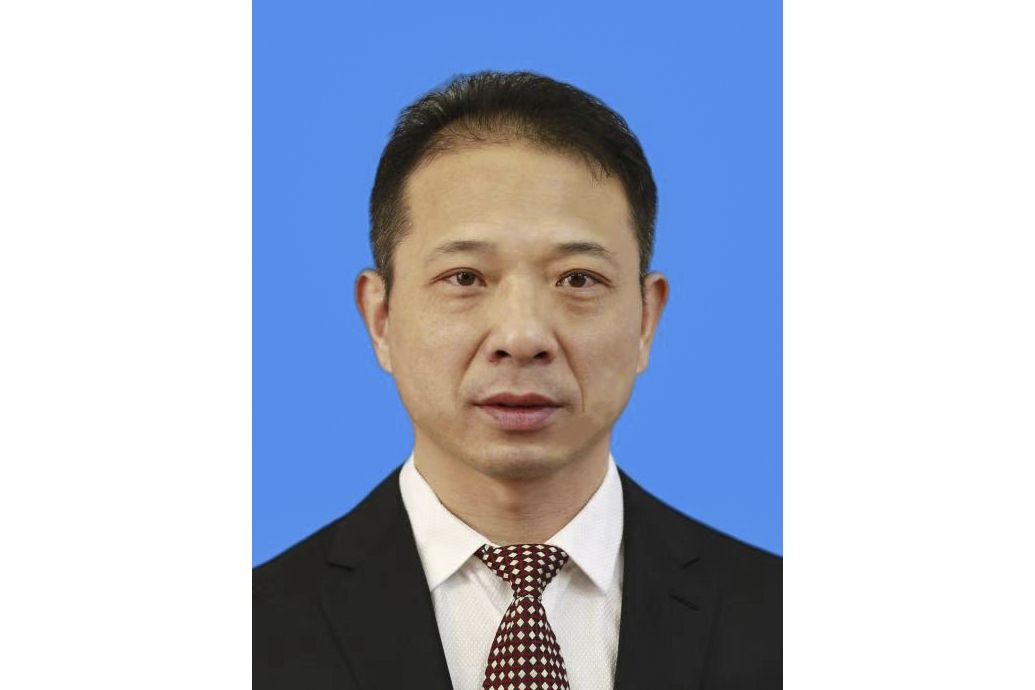 馮建衛(河北省辛集市信德中學校長) 馮建衛(河北省辛集市信德中學校長)