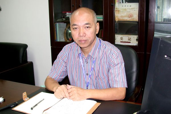 潘光華(福建技師學院副院長) 潘光華(福建技師學院副院長)