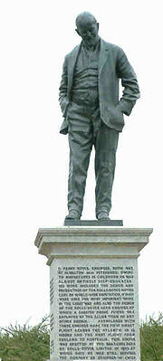 位於勞斯萊斯總部外的亨利·萊斯爵士的雕像