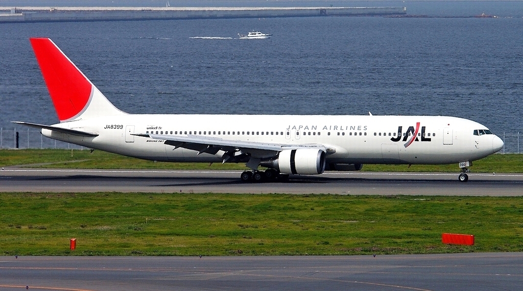 日本航空公司的波音767-300