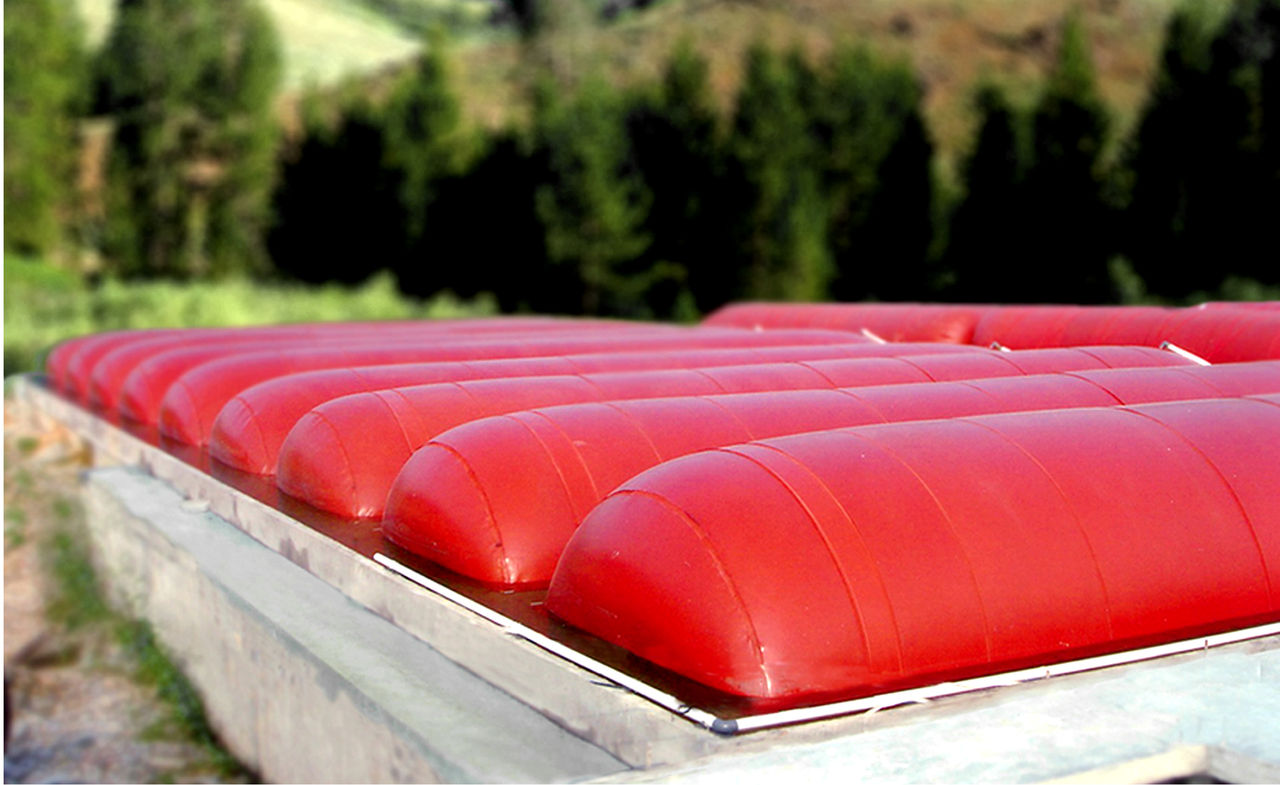 浮罩式紅泥軟體沼氣池工程圖
