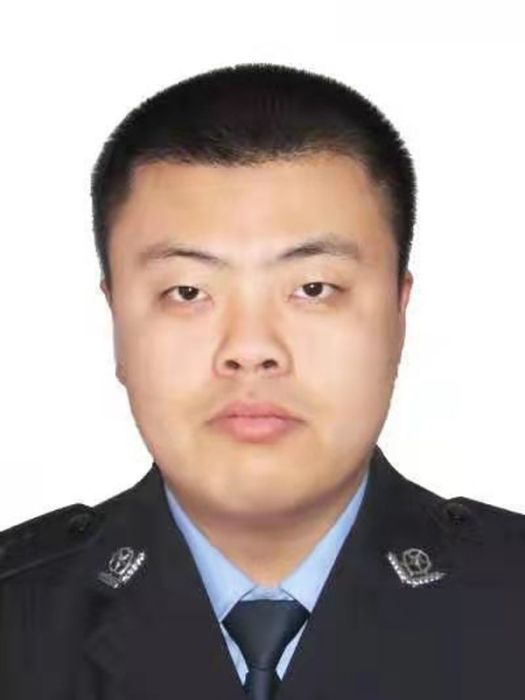 王春天(黑龍江齊齊哈爾公安局新工地派出所原副所長) 王春天(黑龍江齊齊哈爾公安局新工地派出所原副所長)