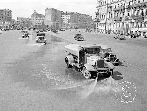 蘇聯灑水車事後清洗街道