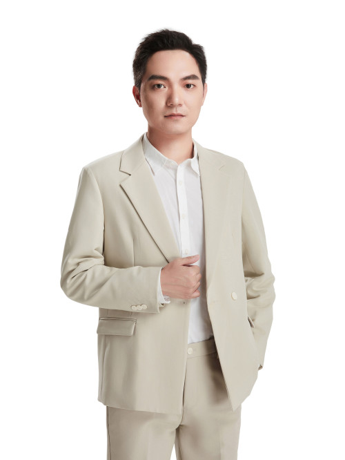 張迪(杭州亞運會夢三國2國家集訓隊主教練) 張迪(杭州亞運會夢三國2國家集訓隊主教練)