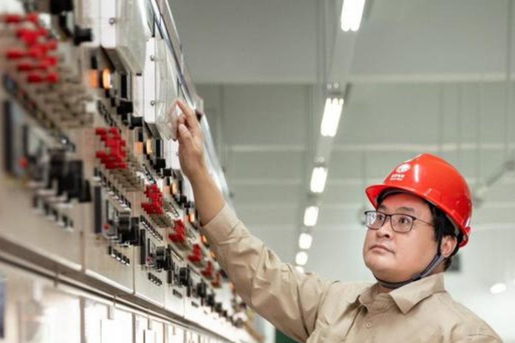 徐玉祥(國網江蘇省電力儀征市供電分公司總經理) 徐玉祥(國網江蘇省電力儀征市供電分公司總經理)