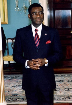 總統特奧多羅·奧比昂·恩圭馬·姆巴索戈