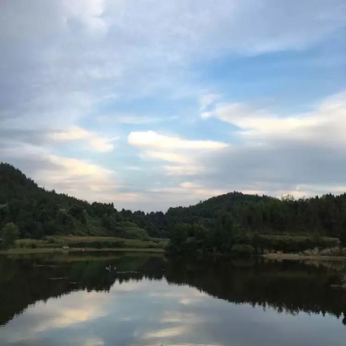 蠶華山村 蠶華山村