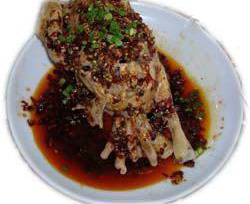 川菜名餚：網油燈籠雞