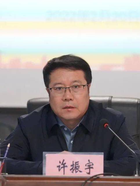 許振宇(黑龍江省人民政府副秘書長) 許振宇(黑龍江省人民政府副秘書長)