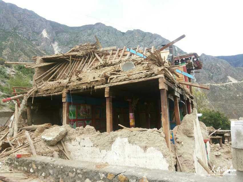 地震中被震毀的藏房