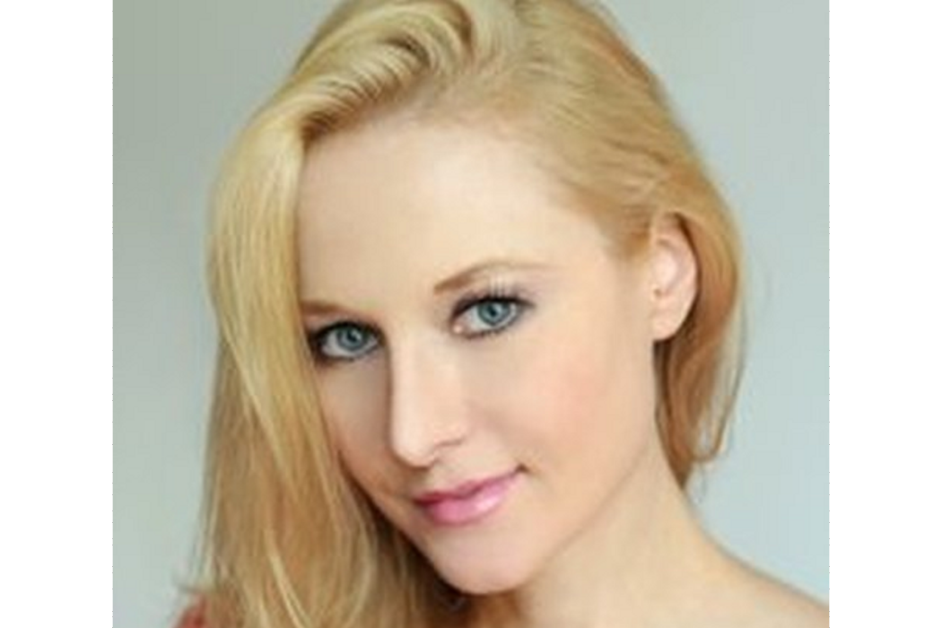 DeeDee Luxe
