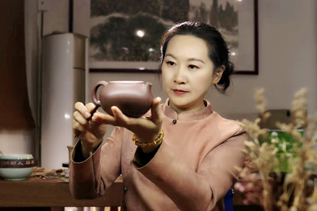 李建芳(助理工藝美術師) 李建芳(助理工藝美術師)