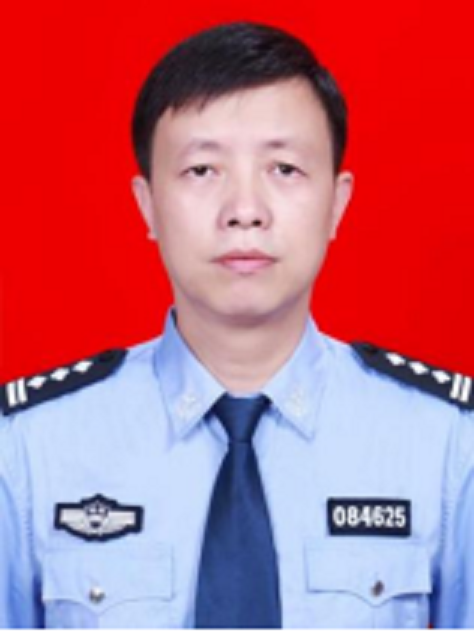 楊春雷(湖南省懷化市靖州苗族侗族自治縣公安局黨委副書記、政治委員) 楊春雷(湖南省懷化市靖州苗族侗族自治縣公安局黨委副書記、政治委員)