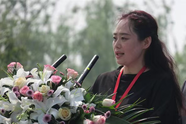 劉玉梅(畫家、中國美術家協會會員) 劉玉梅(畫家、中國美術家協會會員)