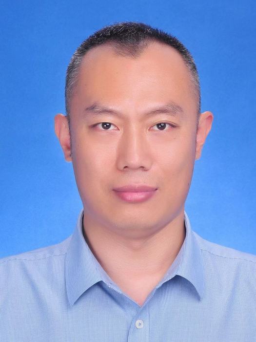 龍海斌(國家工業信息安全發展研究中心(工業和信息化部電子第一研究所)辦公室副主任) 龍海斌(國家工業信息安全發展研究中心(工業和信息化部電子第一研究所)辦公室副主任)