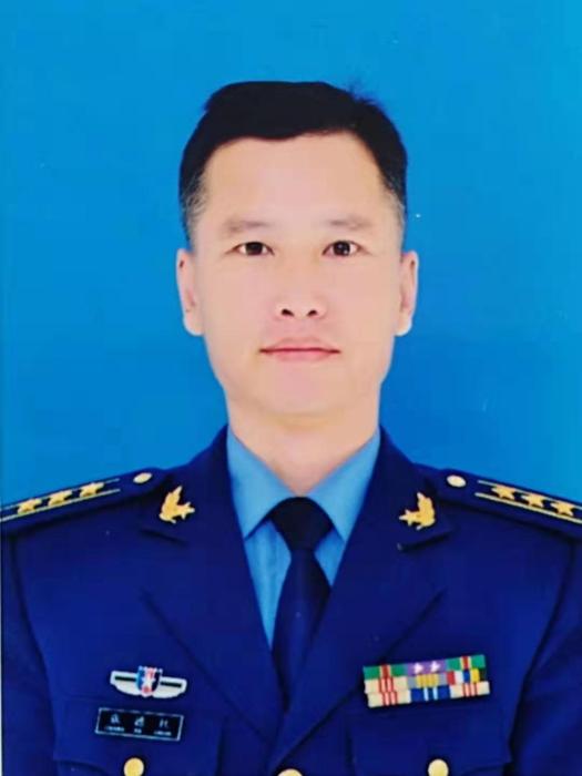 張德權(黑龍江省齊齊哈爾市克山縣委常委、任務部長) 張德權(黑龍江省齊齊哈爾市克山縣委常委、任務部長)