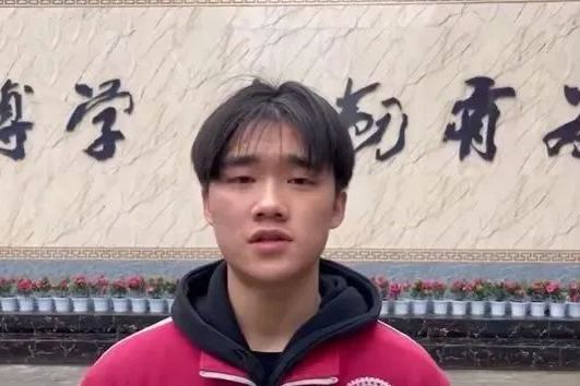 李果(遂寧套用高級技工學校學生) 李果(遂寧套用高級技工學校學生)