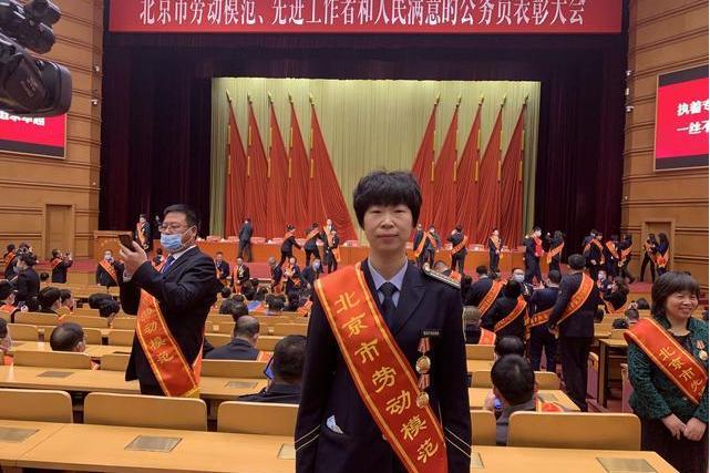 李紅超(北京公共運輸控股集團第六客運分公司乘務員) 李紅超(北京公共運輸控股集團第六客運分公司乘務員)