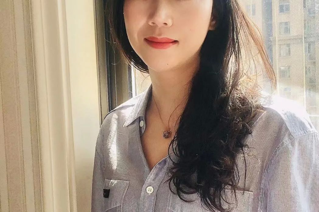 殷俊(江蘇省作協簽約作家) 殷俊(江蘇省作協簽約作家)