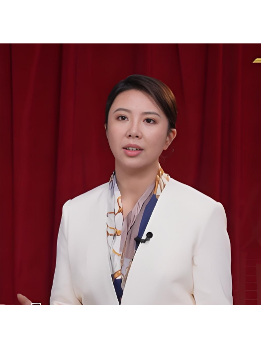 鄢婧雯 鄢婧雯
