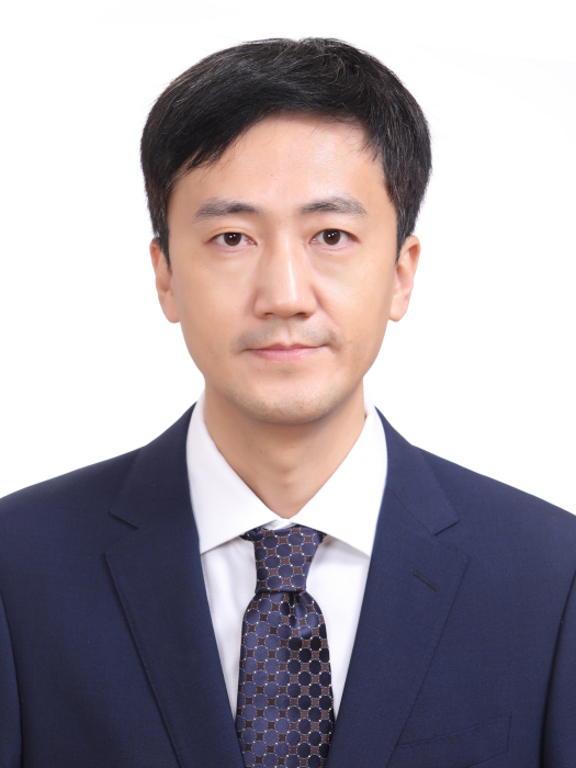 戚依南 戚依南