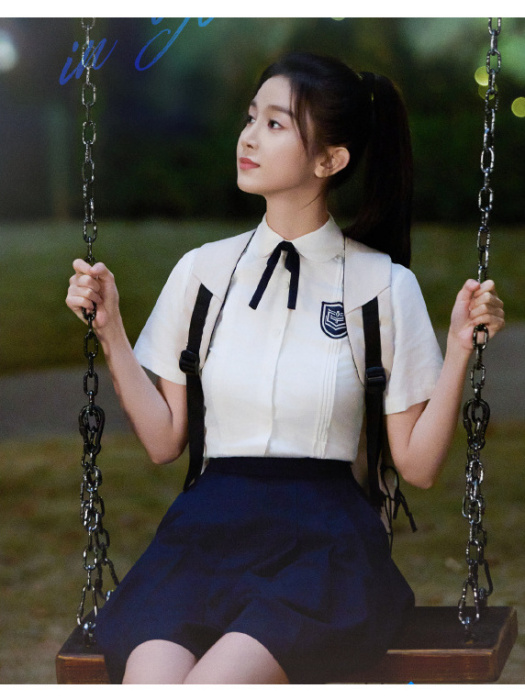 盛夏(電視劇《以你為名的夏天》中的角色,由吳施樂飾演) 盛夏(電視劇《以你為名的夏天》中的角色,由吳施樂飾演)