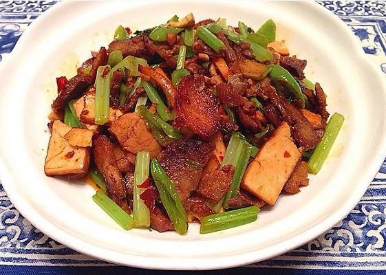 大蒜芹菜炒豬肉