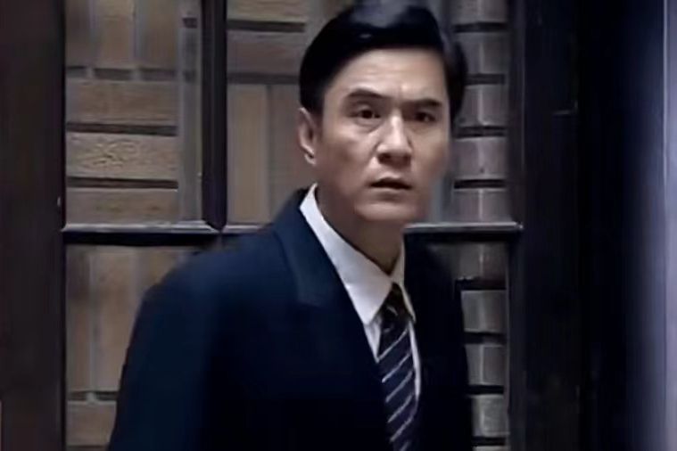 賈思謀