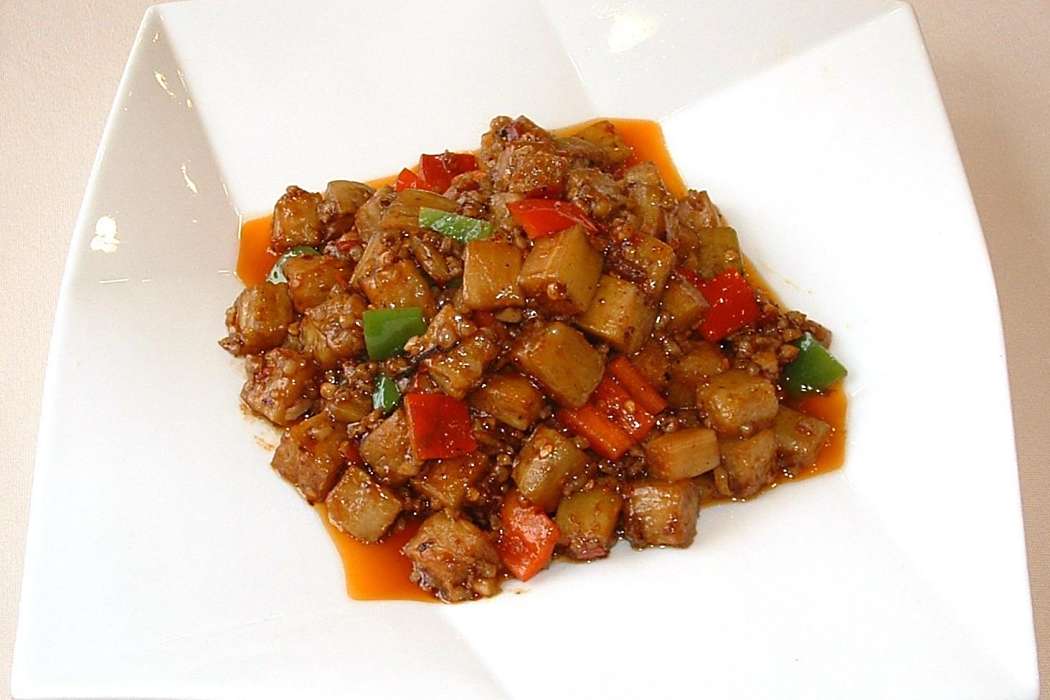 肉碎煮茄角 肉碎煮茄角