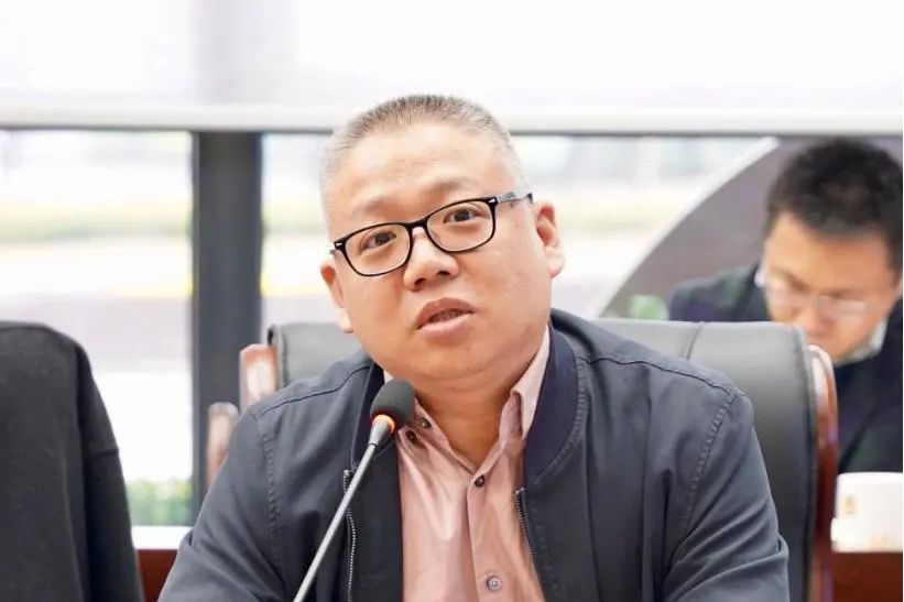 張大勇(杭州宜格化妝品有限公司黨支部書記、宜格集團副總裁) 張大勇(杭州宜格化妝品有限公司黨支部書記、宜格集團副總裁)