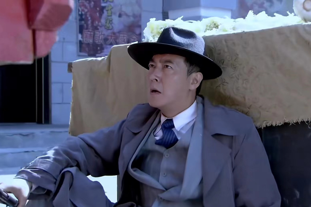 羅凱旋(諜戰劇《鐵血尖刀》中的角色) 羅凱旋(諜戰劇《鐵血尖刀》中的角色)