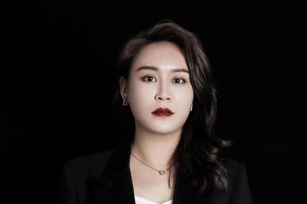 張婧(化妝指導) 張婧(化妝指導)