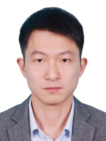 李小平(福建省第十四屆人大代表、福建華佳彩有限公司工會副主席) 李小平(福建省第十四屆人大代表、福建華佳彩有限公司工會副主席)