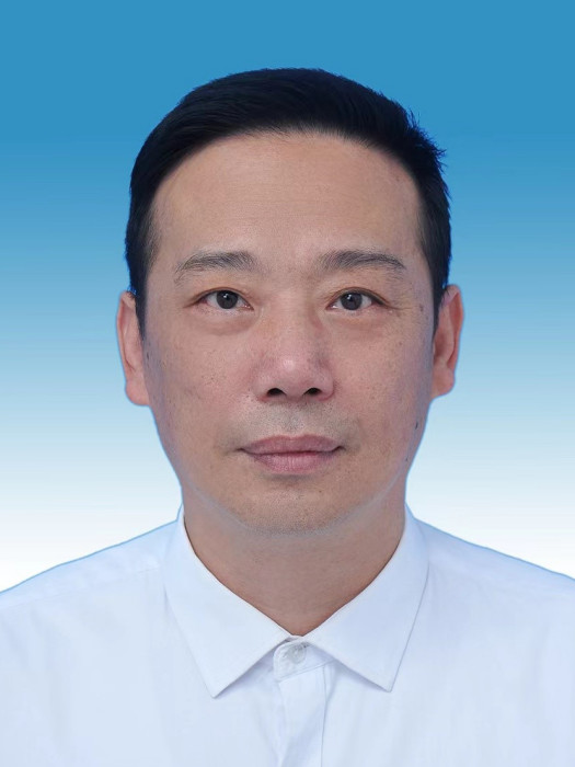 李春生(福建省龍巖市上杭縣教育局副局長) 李春生(福建省龍巖市上杭縣教育局副局長)