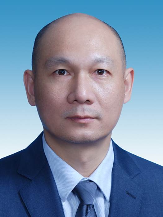 熊曉飛(湖北省財政廳黨組成員、副廳長,省紅十字會兼職副會長) 熊曉飛(湖北省財政廳黨組成員、副廳長,省紅十字會兼職副會長)