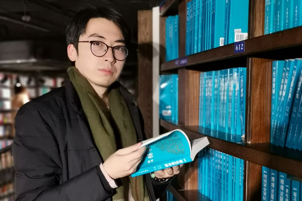 姜文(中國書法家協會會員、哲學博士、北京聯合大學中文系講師) 姜文(中國書法家協會會員、哲學博士、北京聯合大學中文系講師)