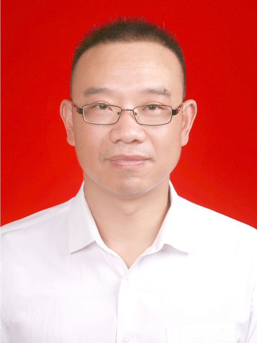 吳偉俊(龍泉市上垟鎮黨委書記、青瓷小鎮管委會主任) 吳偉俊(龍泉市上垟鎮黨委書記、青瓷小鎮管委會主任)