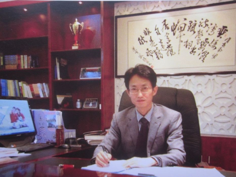 何文德(貴州森航集團董事長) 何文德(貴州森航集團董事長)