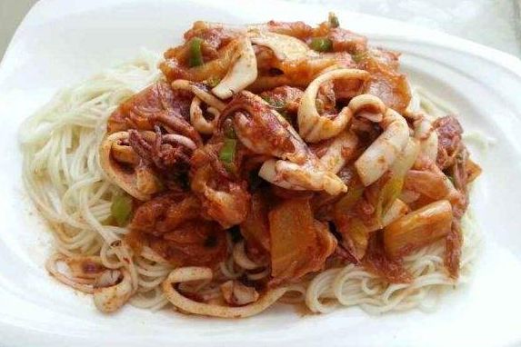 魷魚拌麵 魷魚拌麵