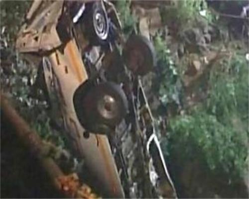 1·26印度客車墜河事故