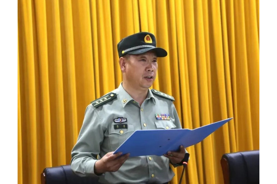 魏鑫(中國人民解放軍寧夏銀川警備區動員處原上校處長) 魏鑫(中國人民解放軍寧夏銀川警備區動員處原上校處長)