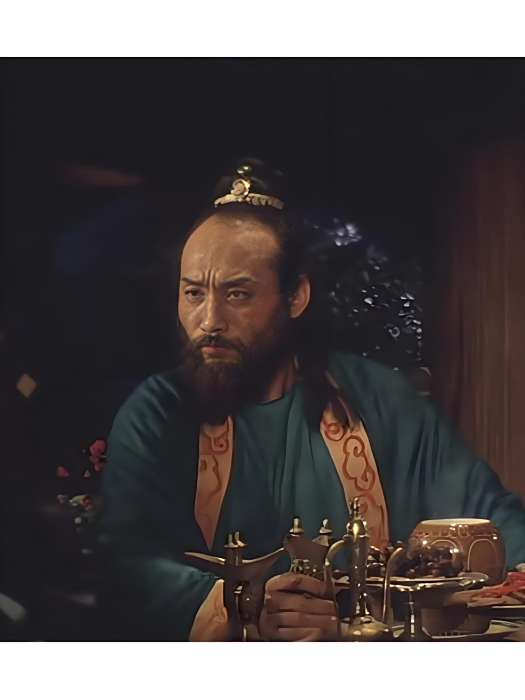 王仁則(電影《少林寺》中的反派角色,由於承惠飾演。) 王仁則(電影《少林寺》中的反派角色,由於承惠飾演。)