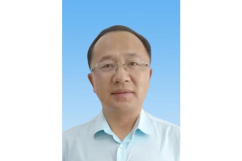 李鋒(山東省煙臺市牟平區教育工委常務副書記,區教育體育局黨組書記、局長) 李鋒(山東省煙臺市牟平區教育工委常務副書記,區教育體育局黨組書記、局長)