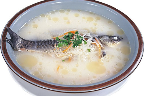 參菇鯽魚湯 參菇鯽魚湯