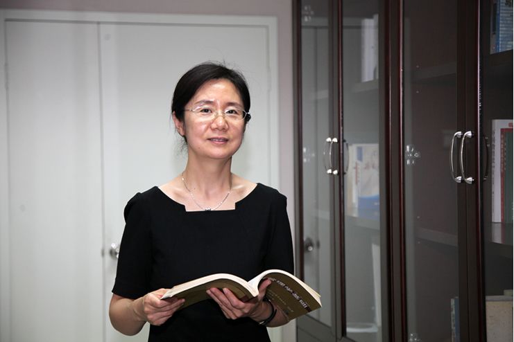 王莉萍(民進北京市委會副主委,北京師範大學附屬中學校長) 王莉萍(民進北京市委會副主委,北京師範大學附屬中學校長)