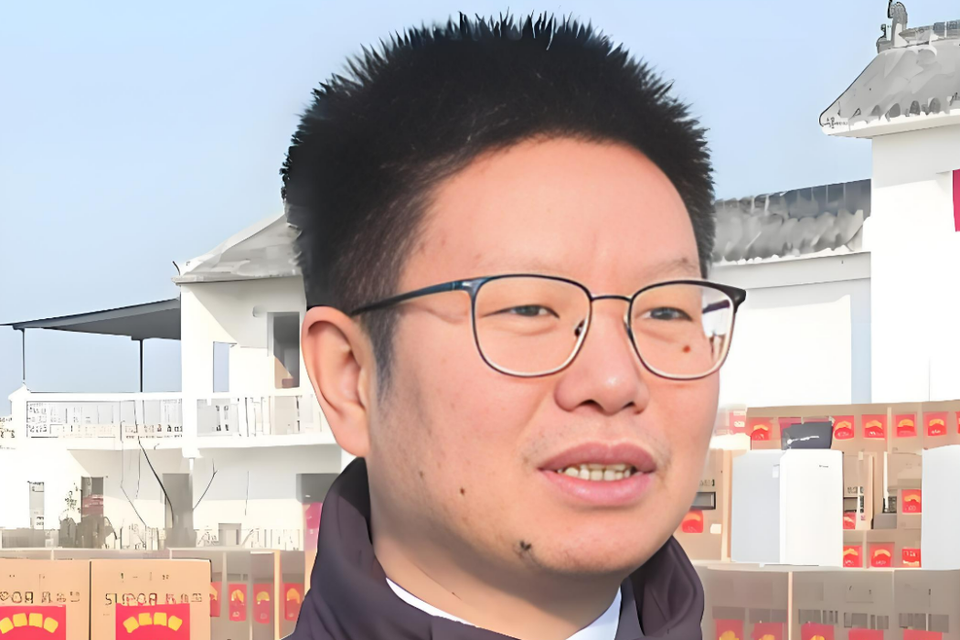 陳國棟(北京湖北企業商會常務副會長) 陳國棟(北京湖北企業商會常務副會長)