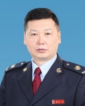 胡俊(綿陽市涪城區稅務局黨委委員、副局長) 胡俊(綿陽市涪城區稅務局黨委委員、副局長)