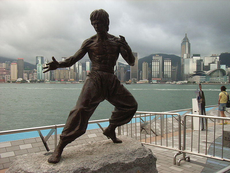 立於香港星光大道的李小龍塑像