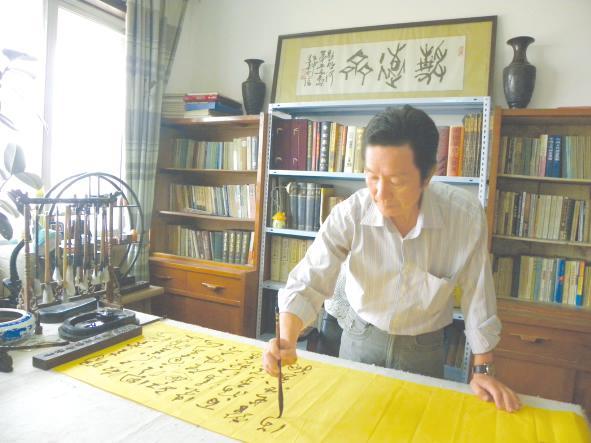李明河(淮北市書畫藝術研究會會長) 李明河(淮北市書畫藝術研究會會長)